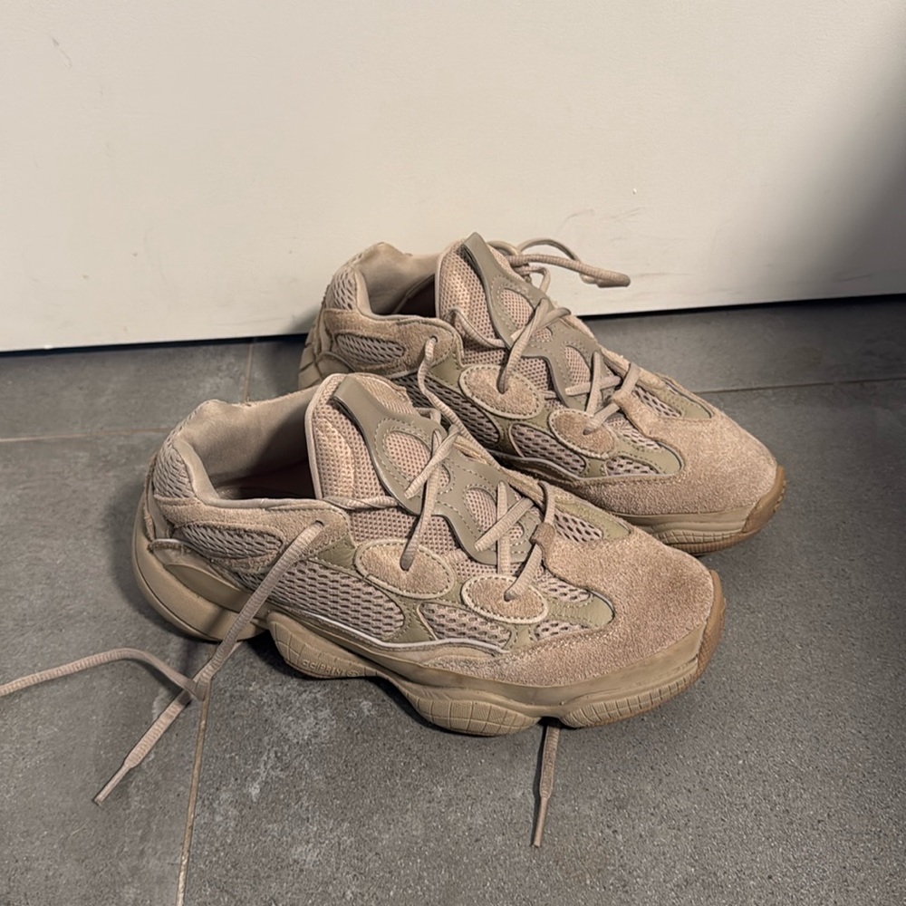 Adidas Yeezy 500 taupe size 7